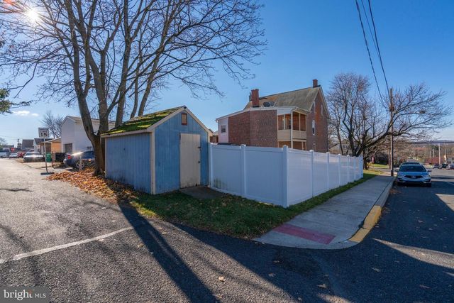 202 DOTTS ST, Pennsburg, PA 18073