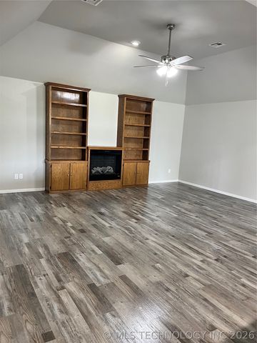 12047 N 193rd East Avenue, Collinsville, OK 74021