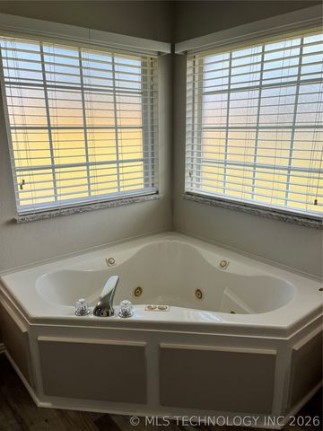 12047 N 193rd East Avenue, Collinsville, OK 74021