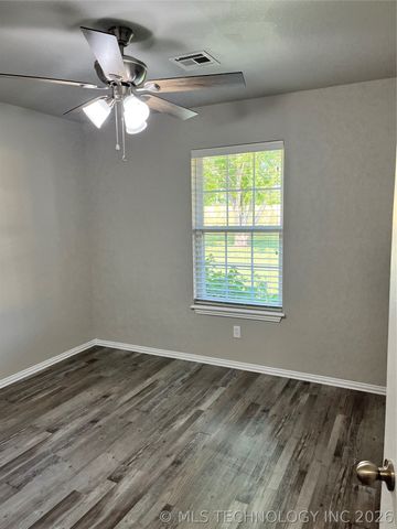 12047 N 193rd East Avenue, Collinsville, OK 74021