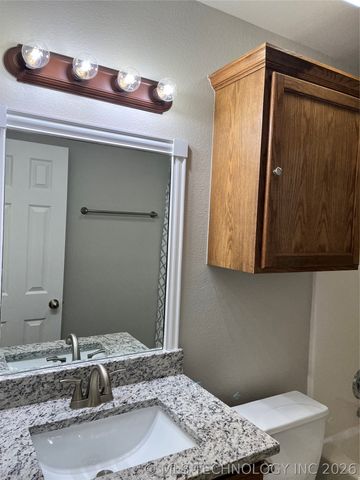 12047 N 193rd East Avenue, Collinsville, OK 74021