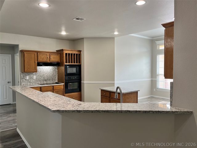 12047 N 193rd East Avenue, Collinsville, OK 74021