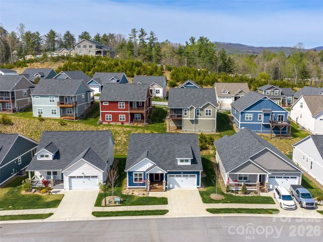 237 Leyland Circle, Hendersonville, NC 28792