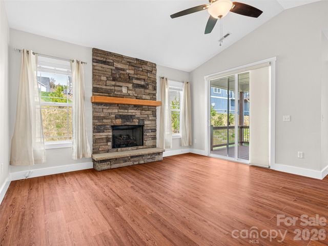 237 Leyland Circle, Hendersonville, NC 28792
