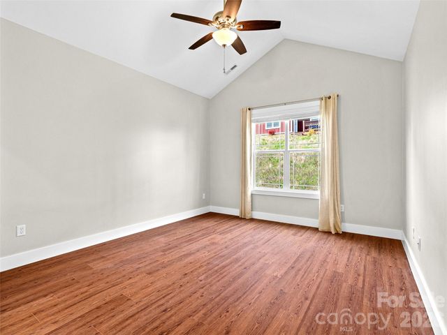 237 Leyland Circle, Hendersonville, NC 28792