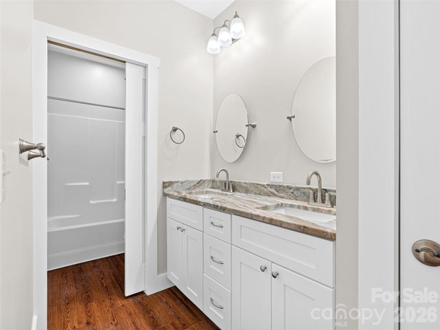 237 Leyland Circle, Hendersonville, NC 28792
