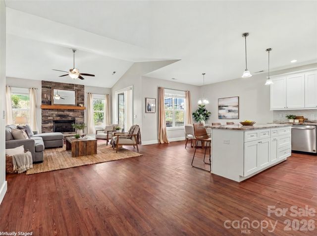 237 Leyland Circle, Hendersonville, NC 28792