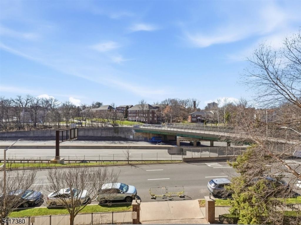 60 Parkway Dr, East Orange City, NJ 07017 — photo 3