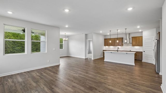 4325 Scarlet Ct, Columbia, TN 38401