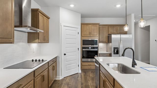 4325 Scarlet Ct, Columbia, TN 38401