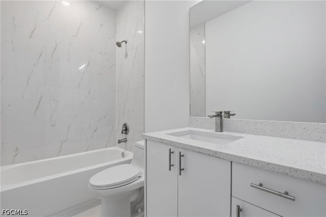 4708 27th ST SW, Lehigh Acres, FL 33973