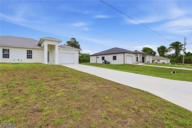 4708 27th ST SW, Lehigh Acres, FL 33973
