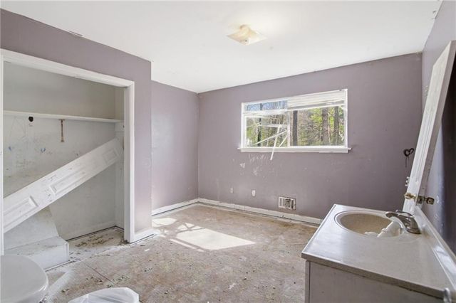 2459 Rockknoll Drive, Conley, GA 30288