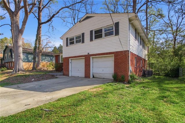 2459 Rockknoll Drive, Conley, GA 30288