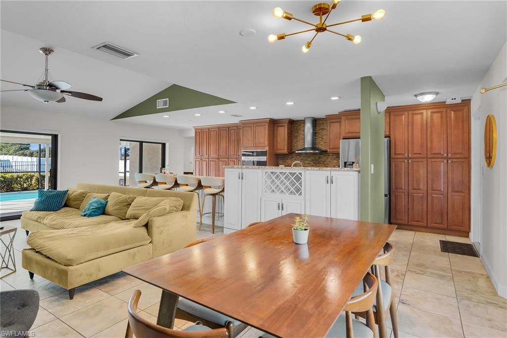 Image 10 of property listing at 102 SE 42nd ST, Cape Coral, FL 33904