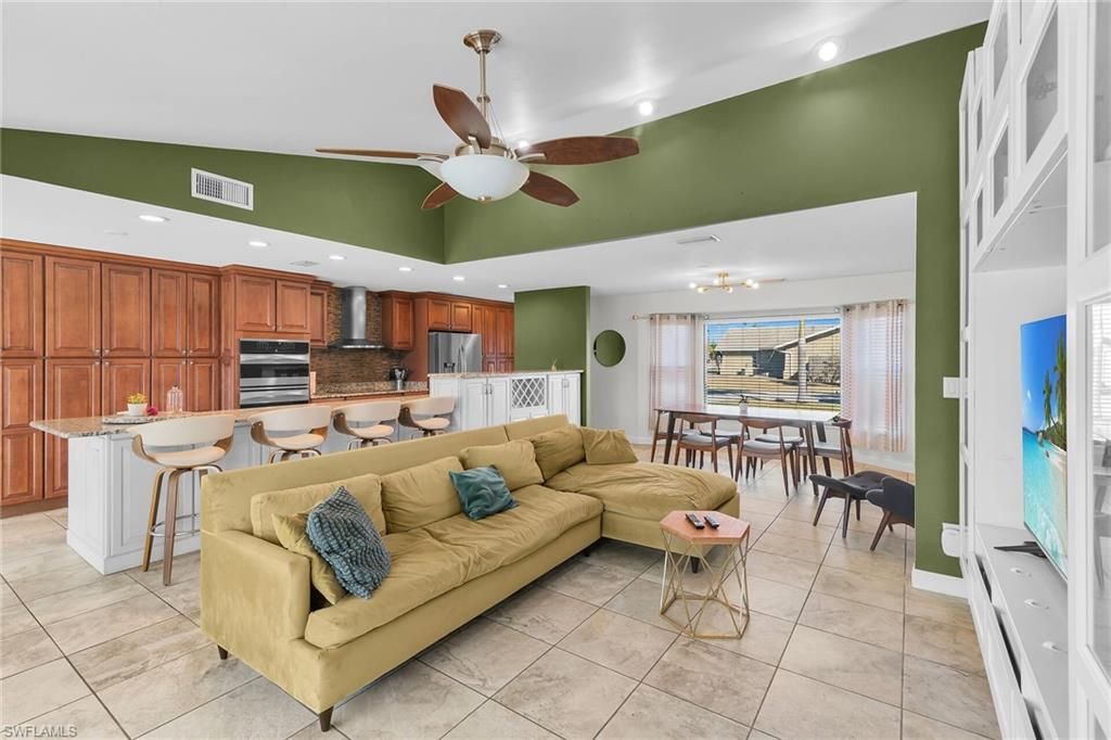Image 15 of property listing at 102 SE 42nd ST, Cape Coral, FL 33904