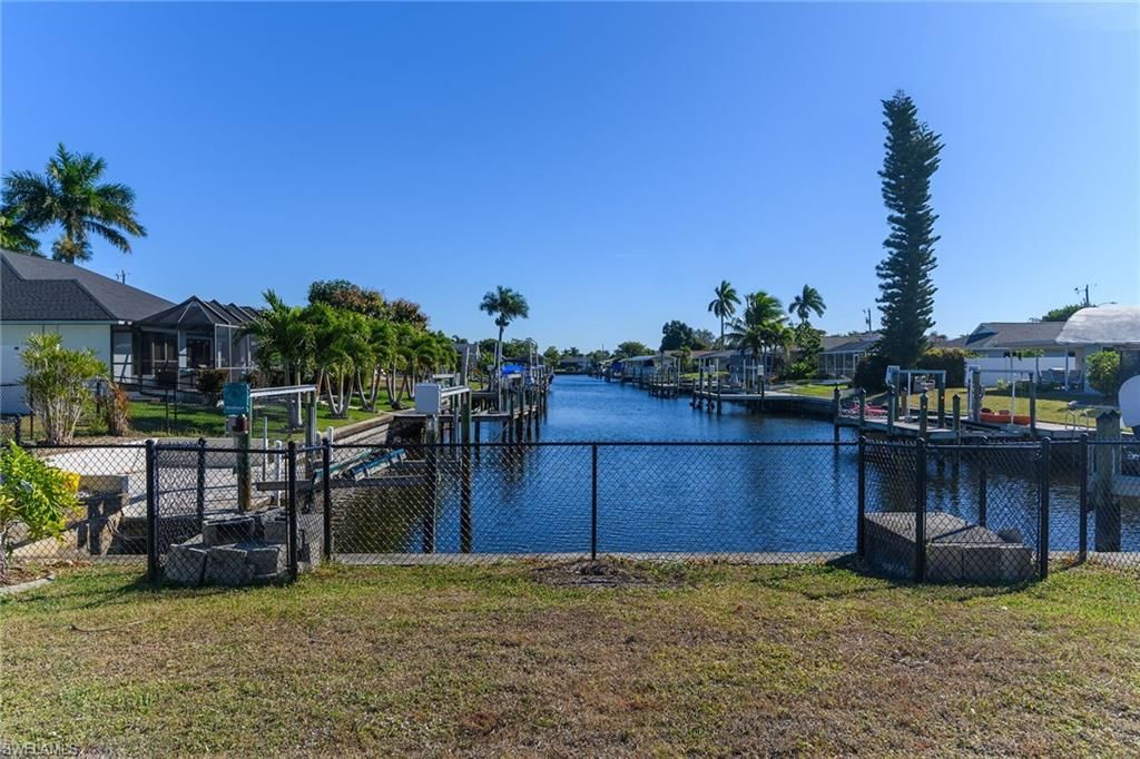 Image 30 of property listing at 102 SE 42nd ST, Cape Coral, FL 33904
