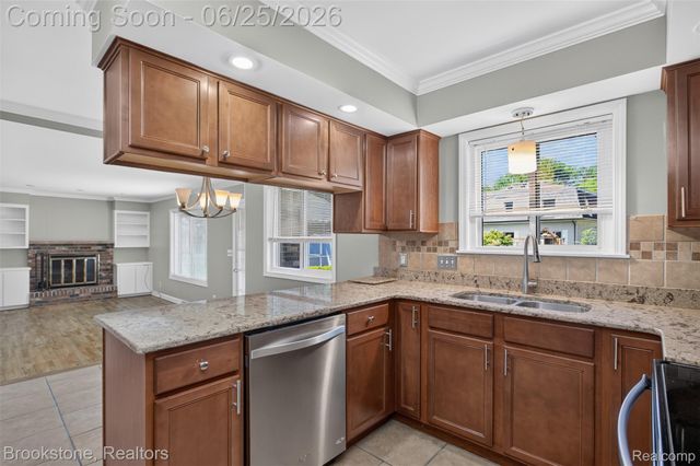 1018 Virginia Avenue, Marysville, MI 48040
