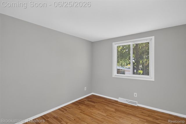 1018 Virginia Avenue, Marysville, MI 48040
