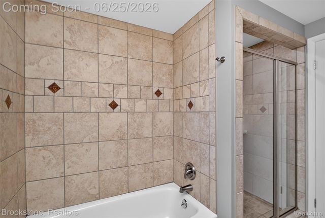 1018 Virginia Avenue, Marysville, MI 48040