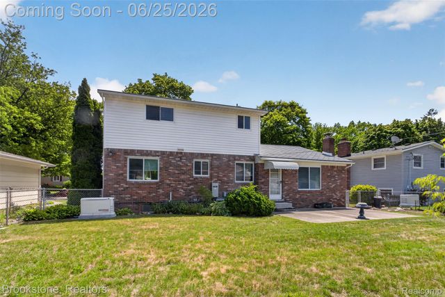 1018 Virginia Avenue, Marysville, MI 48040