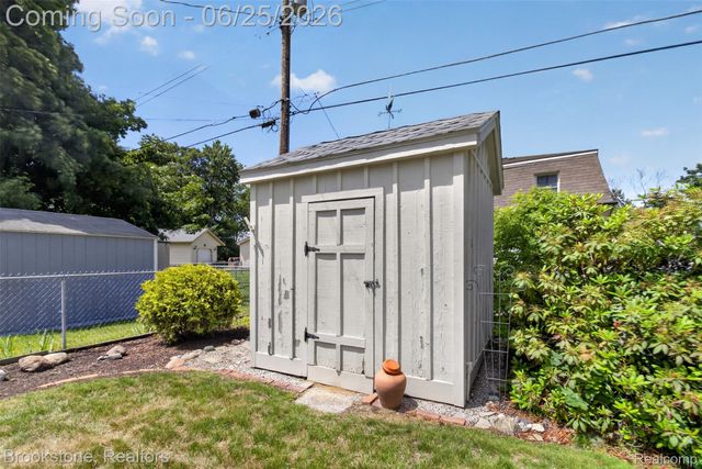 1018 Virginia Avenue, Marysville, MI 48040