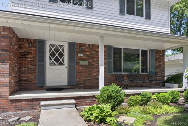 1018 Virginia Avenue, Marysville, MI 48040