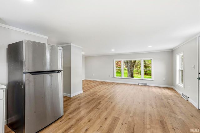 745 E 18th Street, Mishawaka, IN 46544