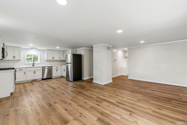 745 E 18th Street, Mishawaka, IN 46544