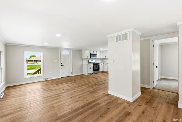 745 E 18th Street, Mishawaka, IN 46544