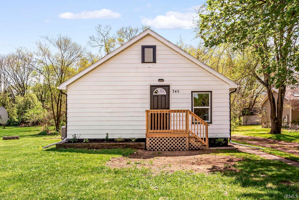 745 E 18th Street, Mishawaka, IN 46544