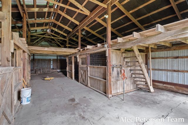 15727 40th Avenue, Coopersville, MI 49404