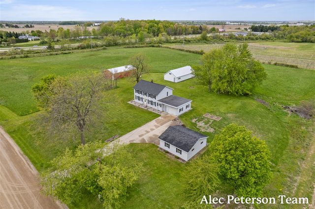 15727 40th Avenue, Coopersville, MI 49404