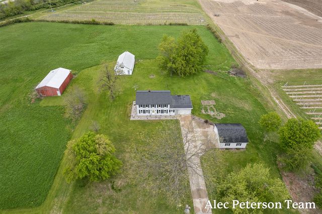 15727 40th Avenue, Coopersville, MI 49404