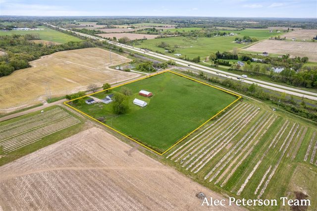 15727 40th Avenue, Coopersville, MI 49404