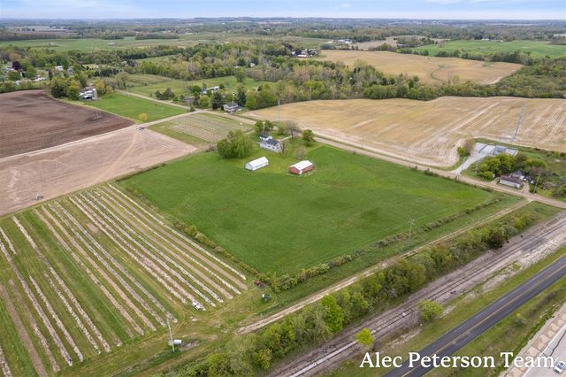 15727 40th Avenue, Coopersville, MI 49404