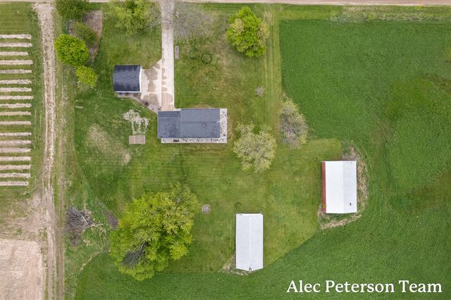15727 40th Avenue, Coopersville, MI 49404