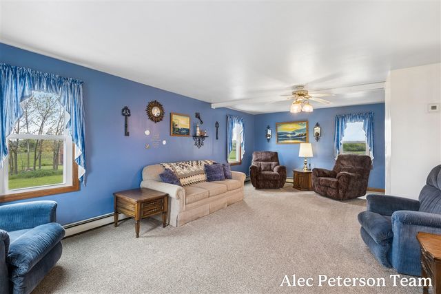 15727 40th Avenue, Coopersville, MI 49404