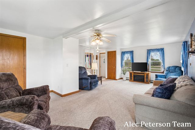 15727 40th Avenue, Coopersville, MI 49404