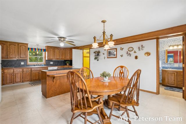 15727 40th Avenue, Coopersville, MI 49404