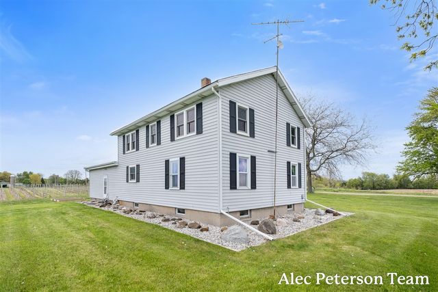15727 40th Avenue, Coopersville, MI 49404