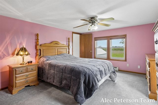 15727 40th Avenue, Coopersville, MI 49404