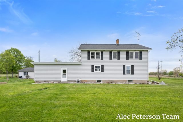 15727 40th Avenue, Coopersville, MI 49404