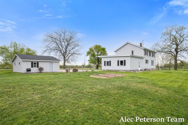 15727 40th Avenue, Coopersville, MI 49404