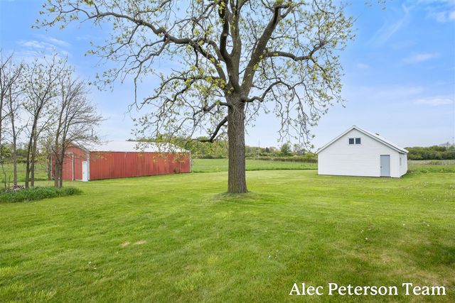 15727 40th Avenue, Coopersville, MI 49404