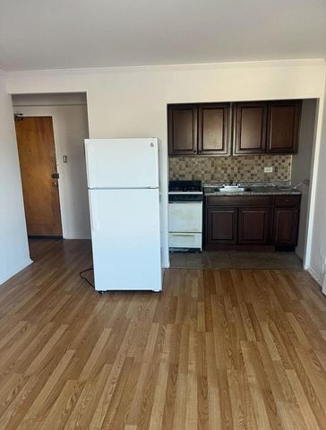 2610 W Berwyn Avenue 208, Chicago, IL 60625