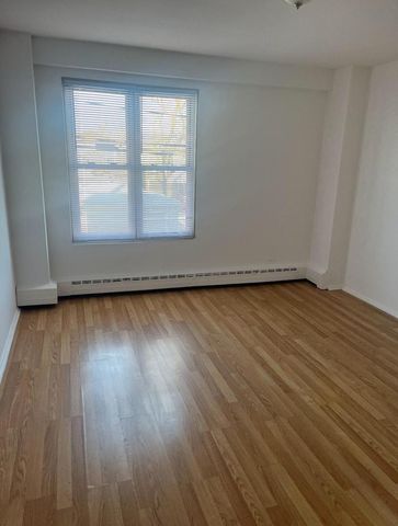 2610 W Berwyn Avenue 208, Chicago, IL 60625