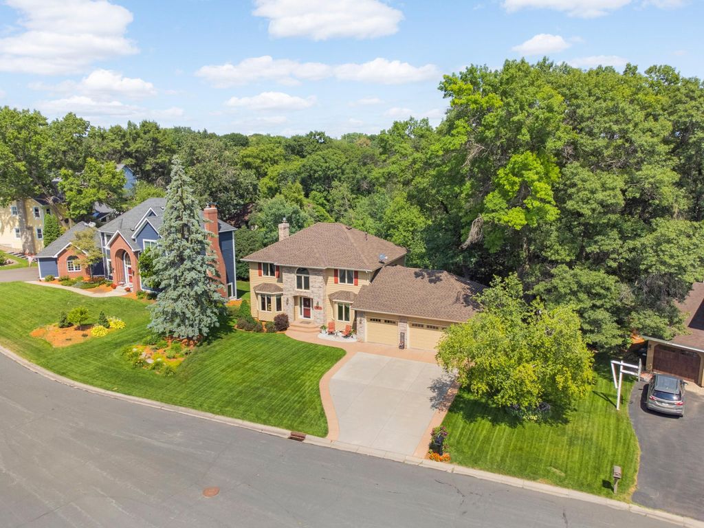 13445 Georgia Circle, Apple Valley, MN 55124