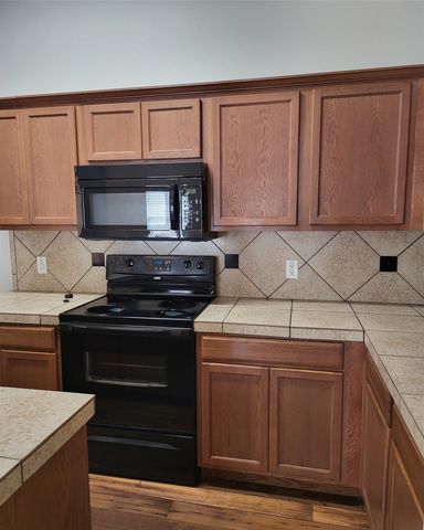 1404 Piedmont Drive, Mansfield, TX 76063