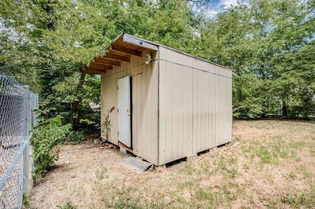 1732 S Santa Fe, Wichita, KS 67211